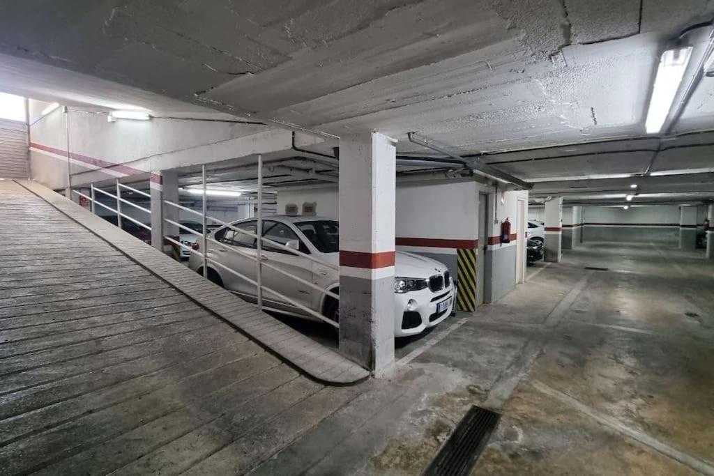 ロザスPiso En El Centro Con Vistas Al Mar Y Balconアパートメント エクステリア 写真