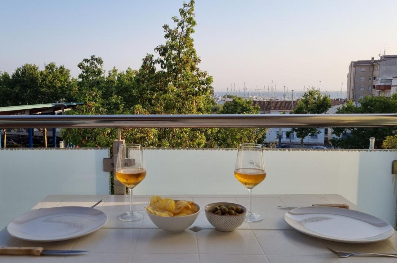 ロザスPiso En El Centro Con Vistas Al Mar Y Balconアパートメント エクステリア 写真